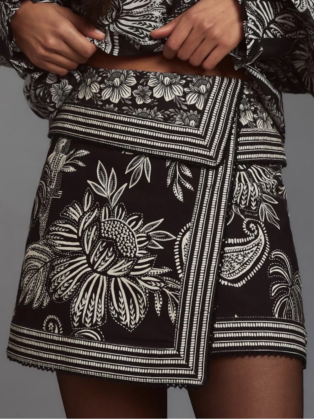 Farm Rio Black & White Floral Paisley Mini Skirt